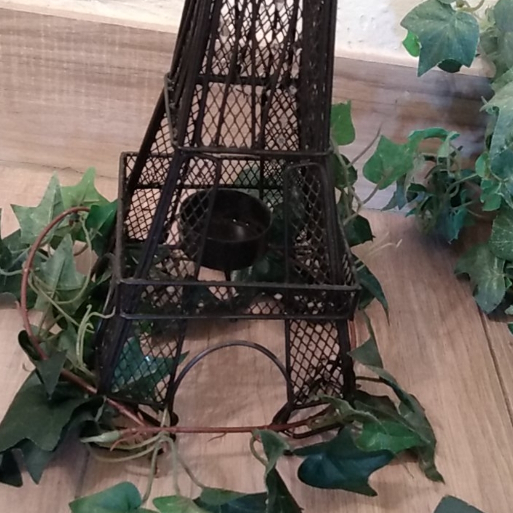 Eiffel Tower Votive Candle holder - Picture 2 of 10